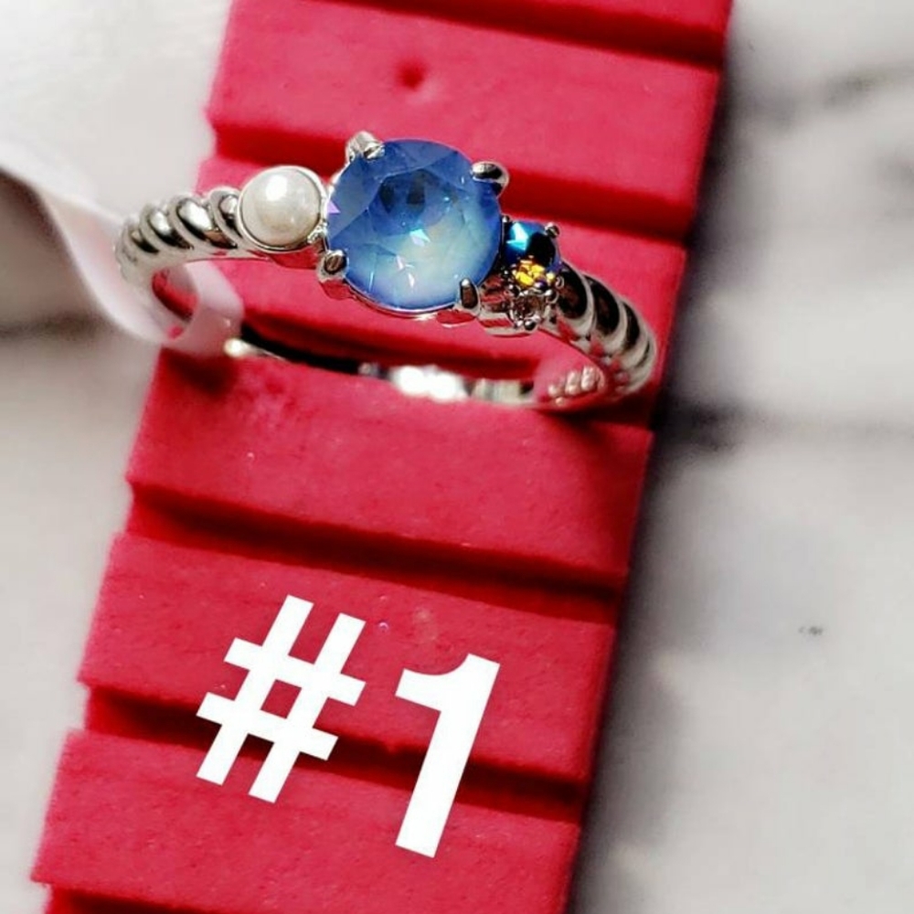 Fashion ring - size 8